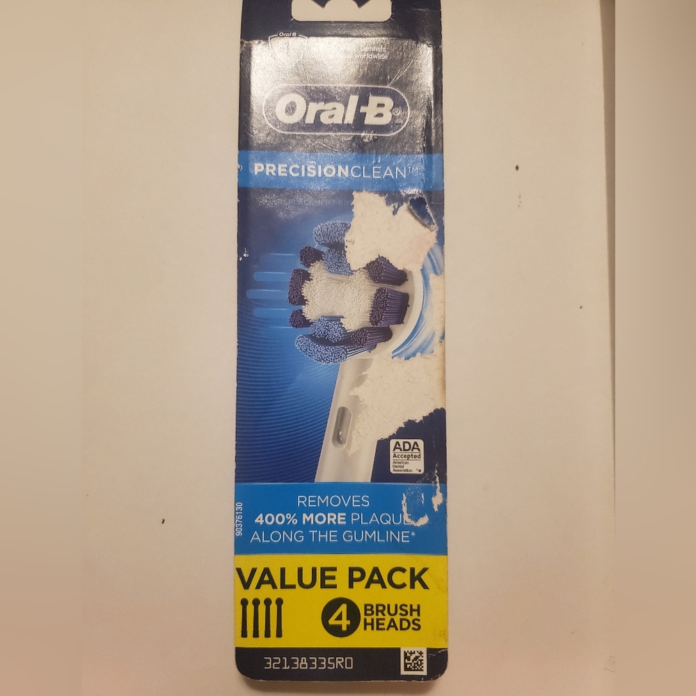 ORAL B BRUSH HEADS 4 Pack REPLACEMENT Precision Clean New